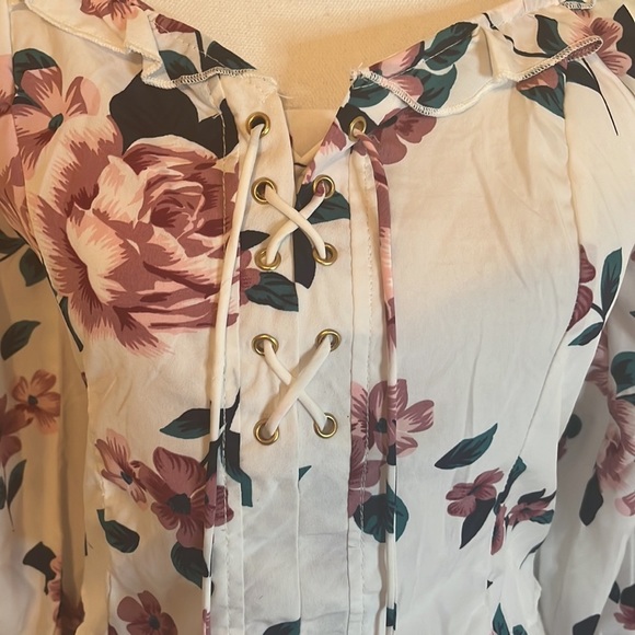 𝅺speed Limit Floral Crop Top - Picture 2 of 11